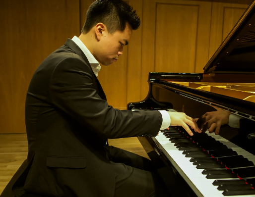 You are currently viewing Thursday 19 September – Lunchtime Concerts – Jeremy Chan Piano 