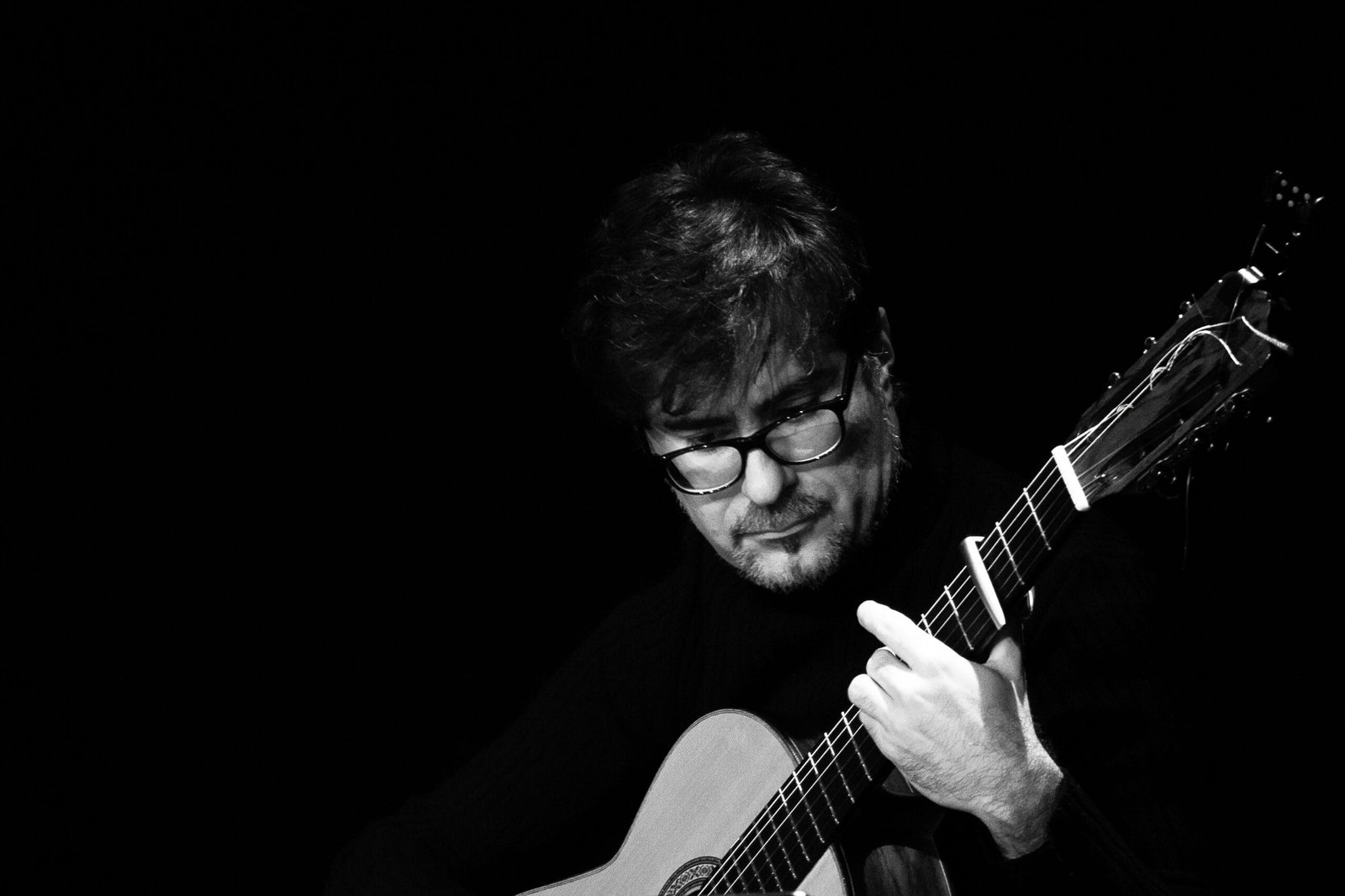 You are currently viewing Lunchtime Concerts – Thursday 7 May – Maurizio Baudino, Guitarist